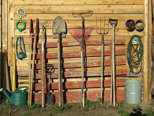 Garden Tools from On Earth via Tomato Dirt